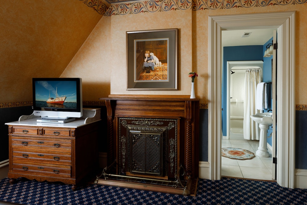 Premium Room, 1 King Bed, Jetted Tub, City View (7) photo 2