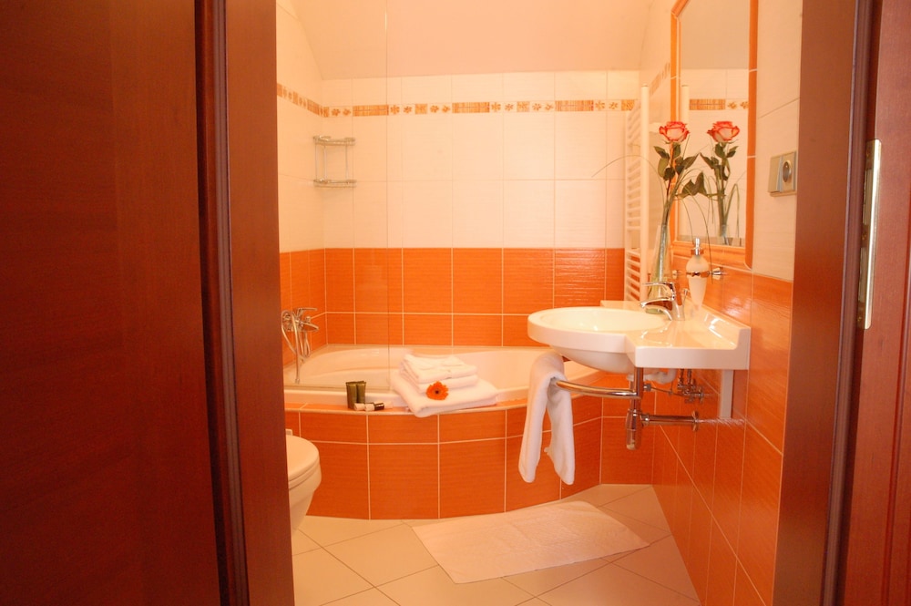 Double Room - Photo 3