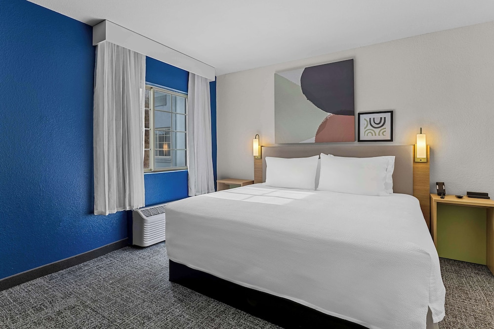 Suite, 1 King Bed, Patio, Pool View - Photo 3