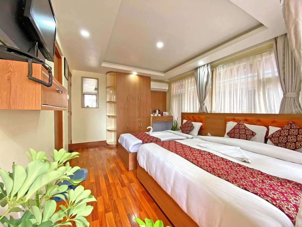Deluxe Double or Twin Room, City View