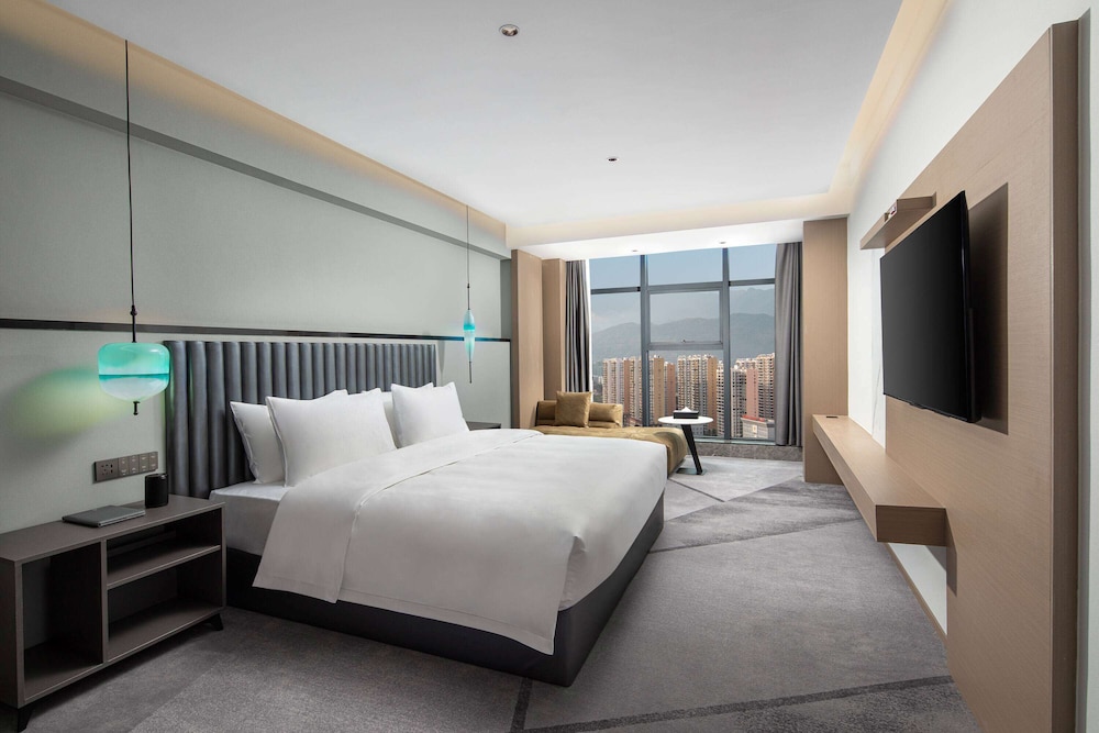 Room, 1 King Bed, Non Smoking, City View