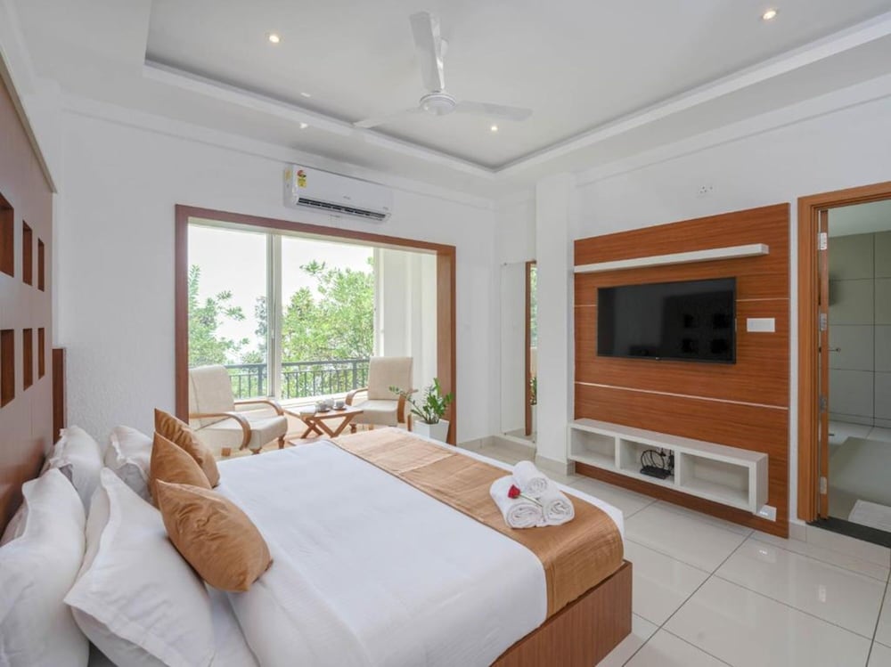 Superior Double Room, Balcony, Mountain View