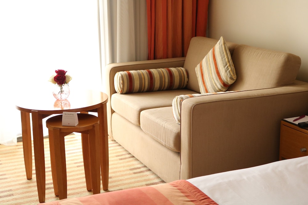Standard Room, 1 King Bed, Balcony, Pool View - Photo 5