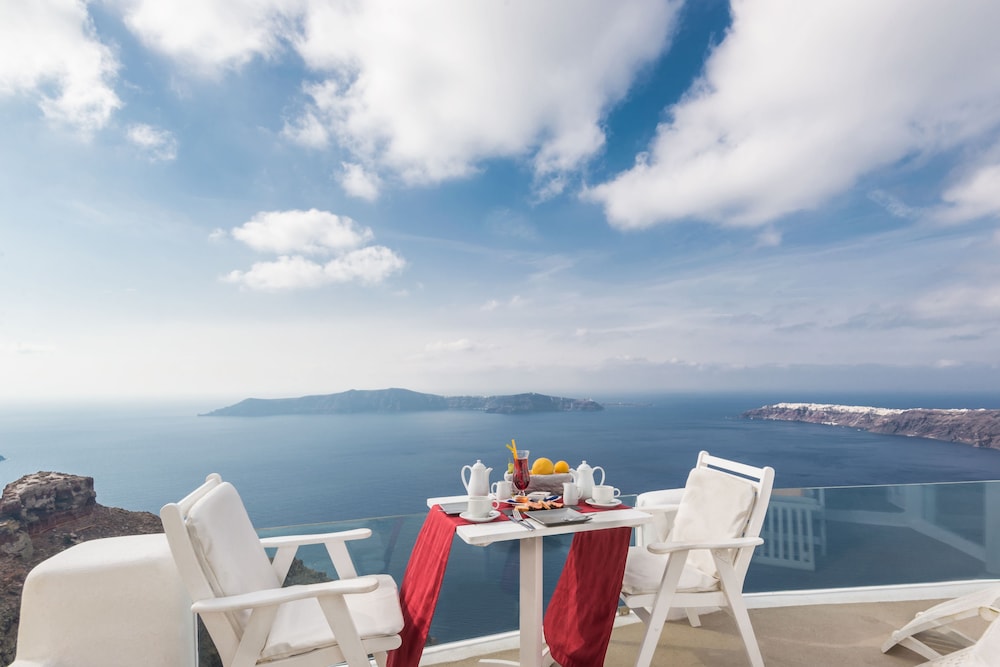 Standard Room ( Caldera View) - Photo 9