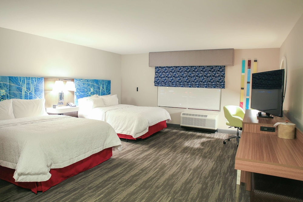 Room, 2 Queen Beds, Accessible, Bathtub (Mobility & Hearing)