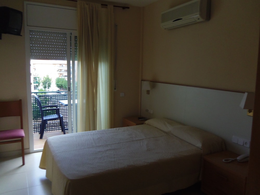 Double Room - Photo 12