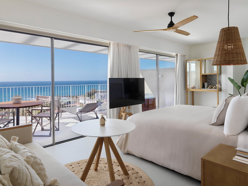 The Reserve Junior Suite Front Ocean View with Terrace Bathtub photo 3