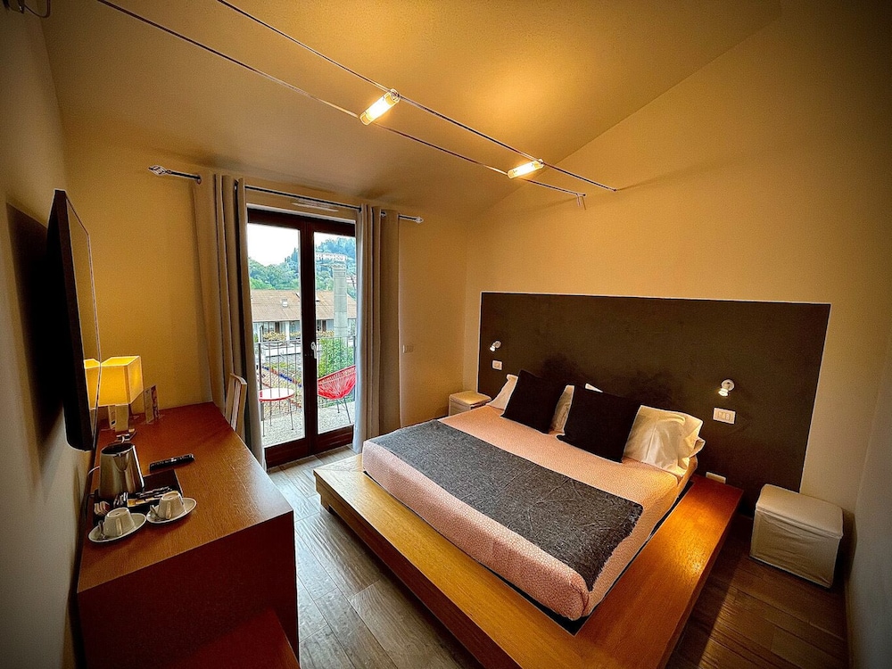 Double Room, Lake View (Letto Matrimoniale) photo 1