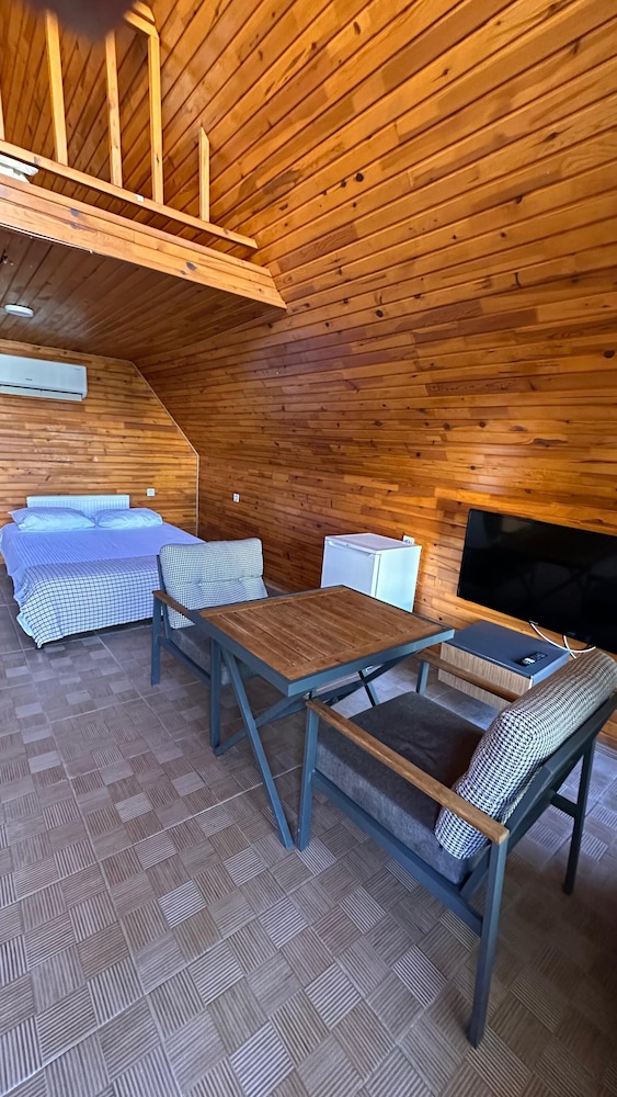 Design Room, 2 Double Beds photo 1