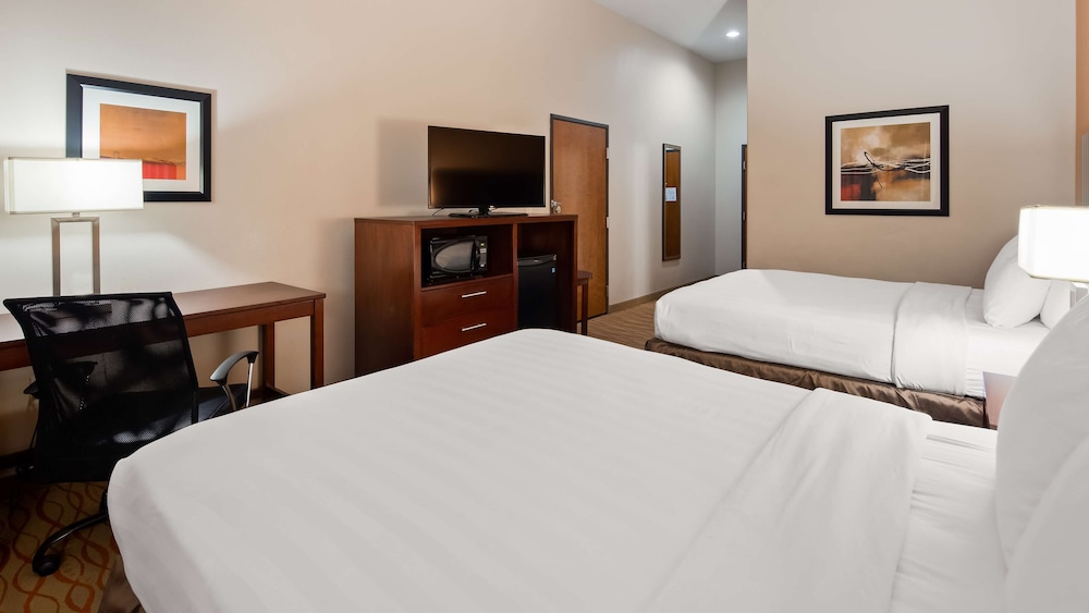 Standard Room, 2 Queen Beds, Accessible, Bathtub