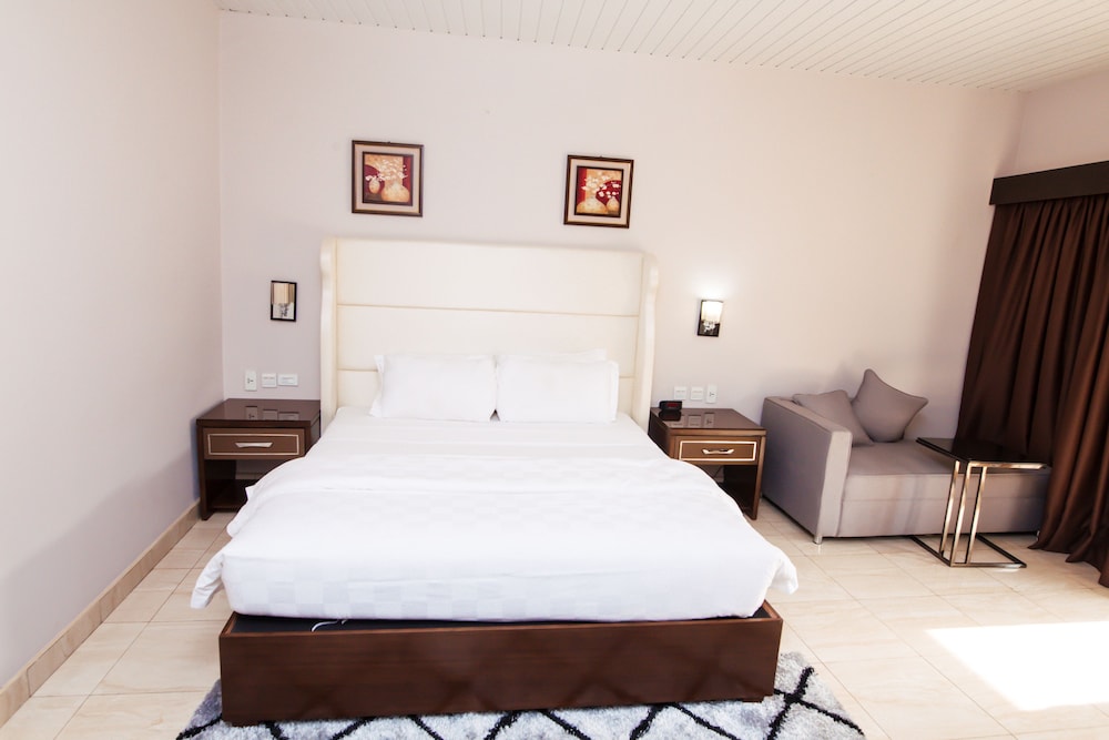 Deluxe Room, 1 Queen Bed photo 2