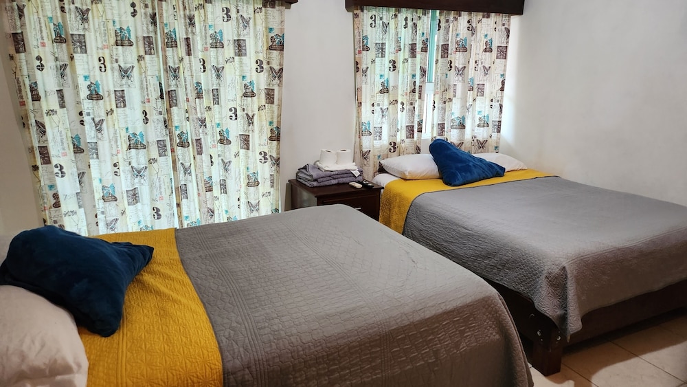 Room, 2 Double Beds photo 1