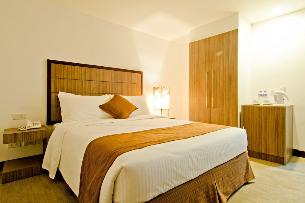 Junior Suite, 1 King Bed photo 3