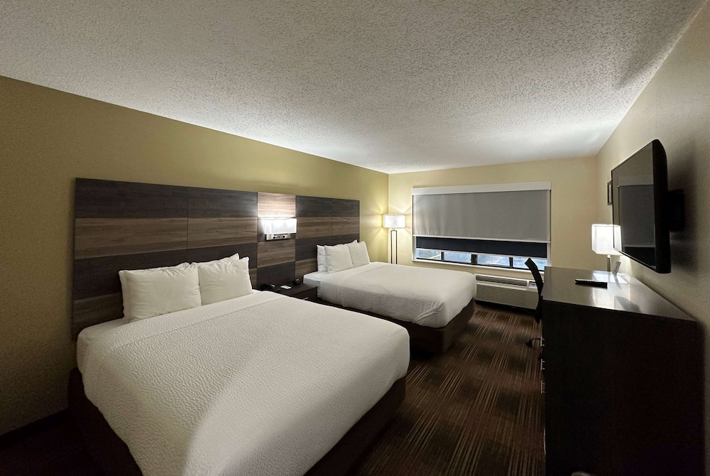 Room, 2 Queen Beds, Non Smoking - Photo 3