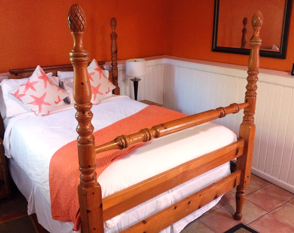 Standard Room, 1 Queen Bed, Kitchenette photo 2
