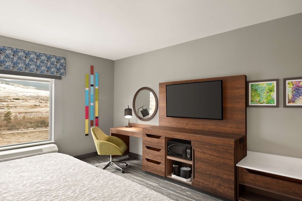 Room, 1 King Bed, Microwave - Photo 1