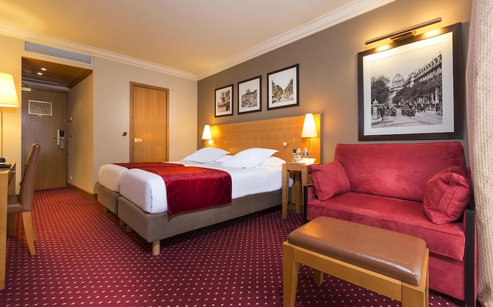 Superior Triple Room photo 3