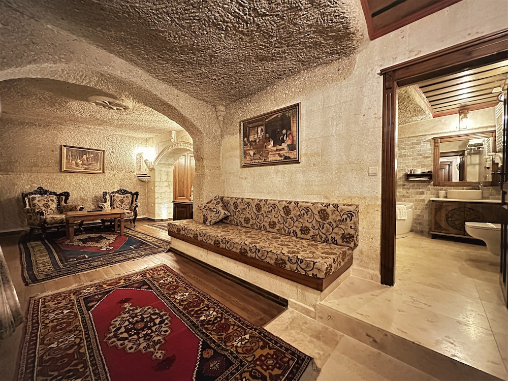 Double Room Cave photo 2