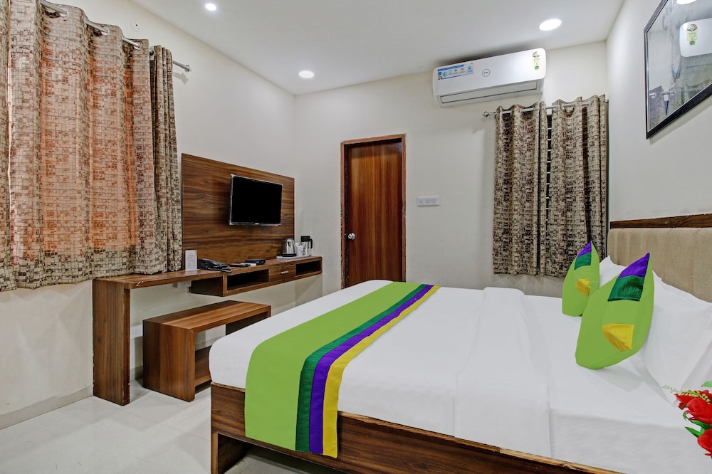 Deluxe Room - Photo 8