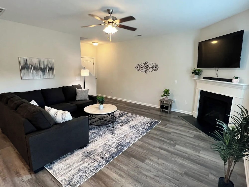 Family House, 4 Bedrooms, Patio, Courtyard View
