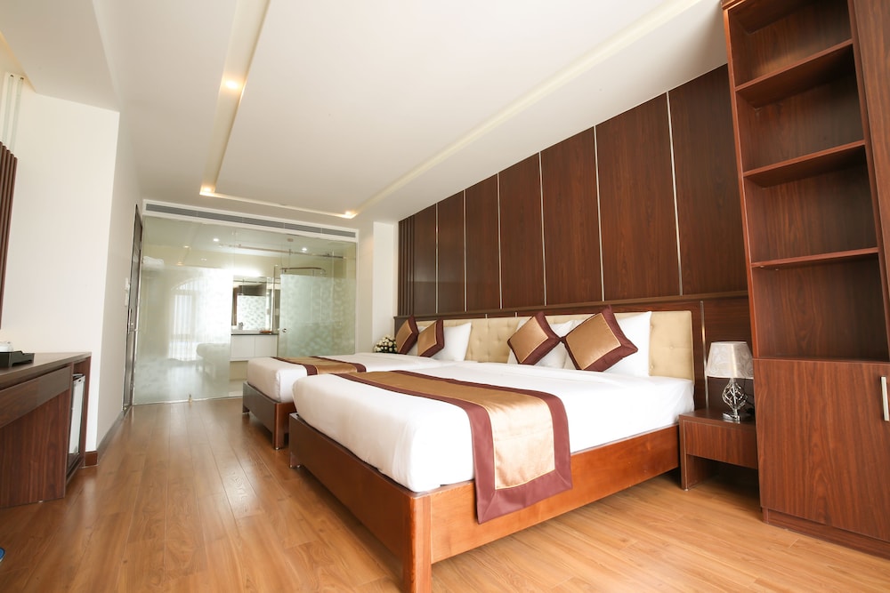 Family Room, 2 Queen Beds photo 3