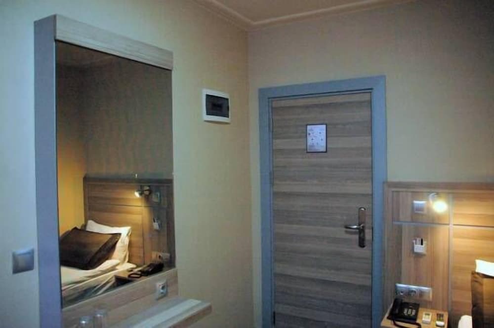 Standard Double or Twin Room photo 2