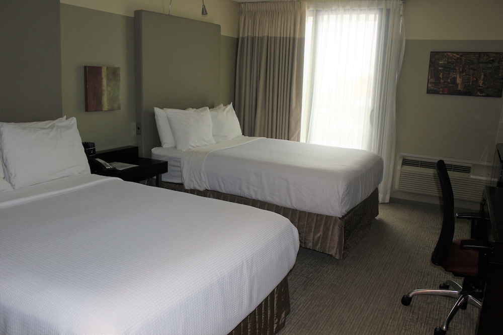 Standard Room, 2 Double Beds, Balcony - Photo 3