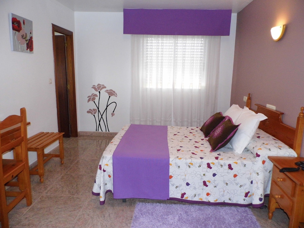 Basic Double Room, Private Bathroom photo 2