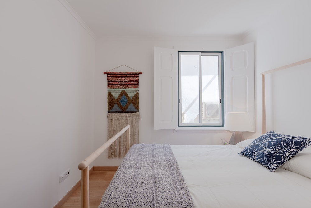 Apartment, 3 Bedrooms - Photo 6
