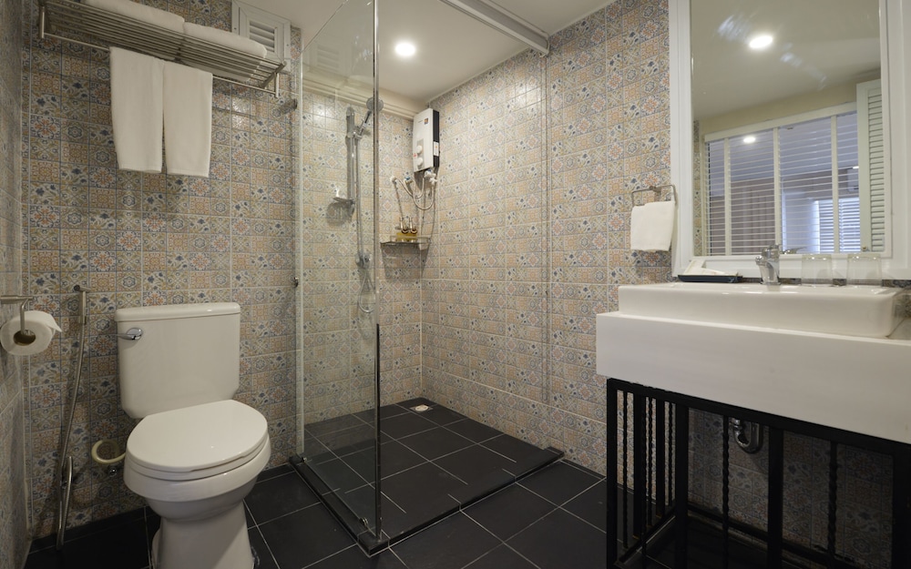 Deluxe Double Room, 1 King Bed photo 3