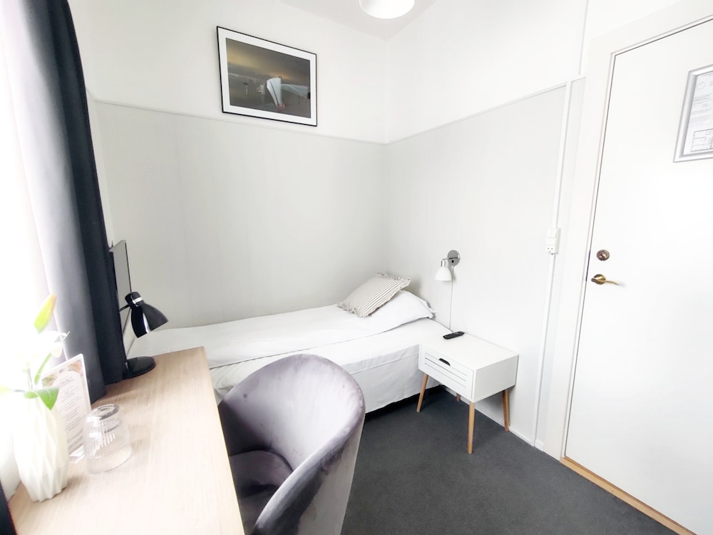Single Room, Shared Bathroom photo 1