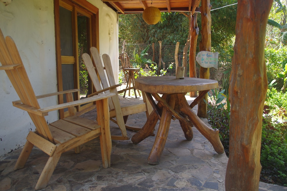 Shared Dormitory, Garden View, 3 Bunk Beds for 6 Guests. (Each bed requires its own reservation). photo 3