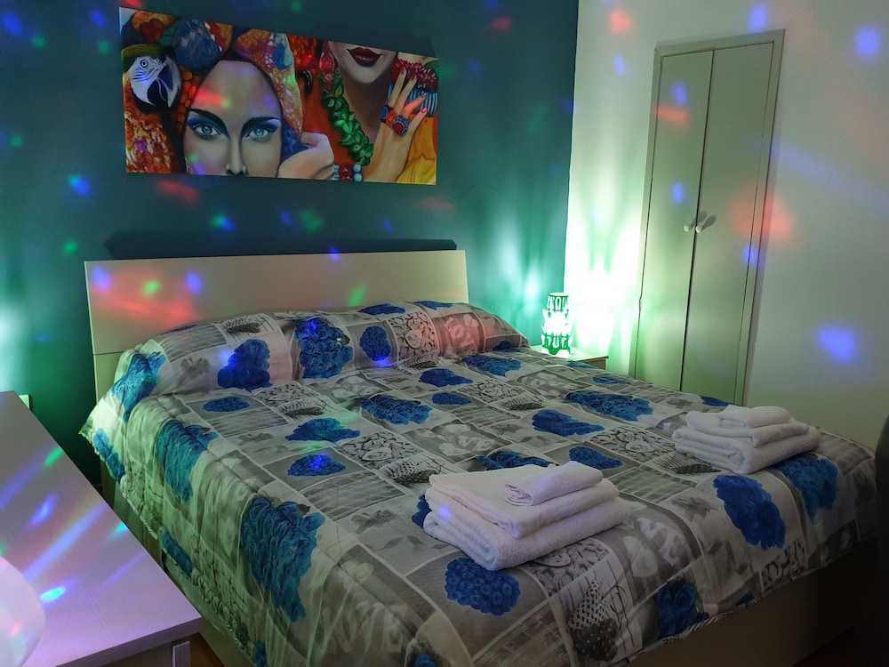 Deluxe Apartment, 2 Bedrooms, Non Smoking, Partial Ocean View