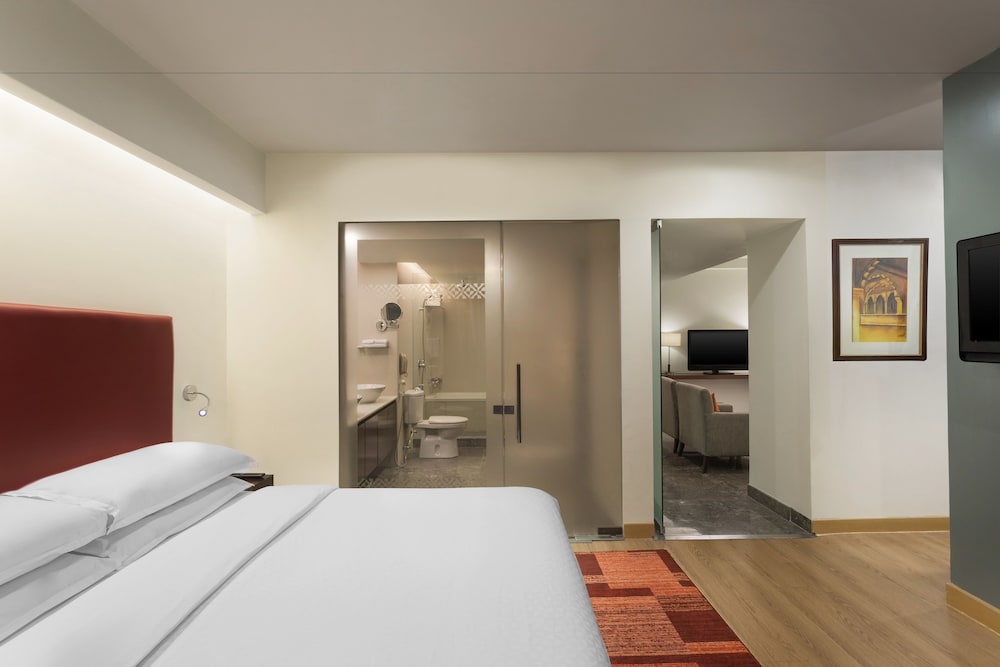 Room, 2 Twin Beds, City View - Photo 2