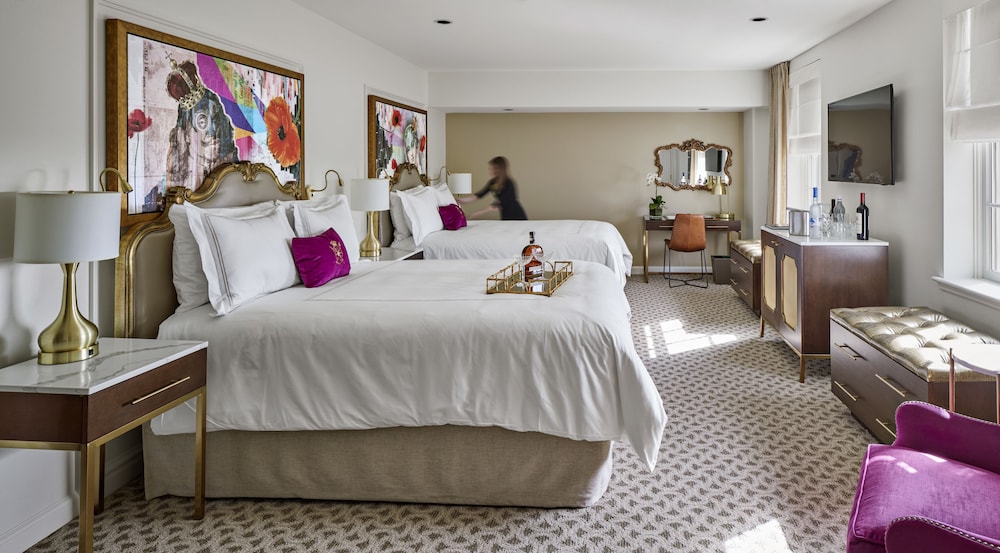 Deluxe Room, 2 Queen Beds photo 2