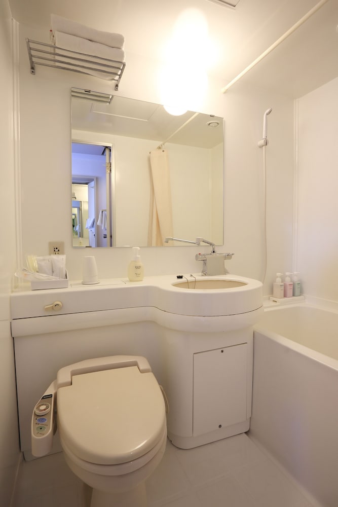 Semi-Double Room, Non Smoking (120cm bed, 2 guests only) - Photo 8