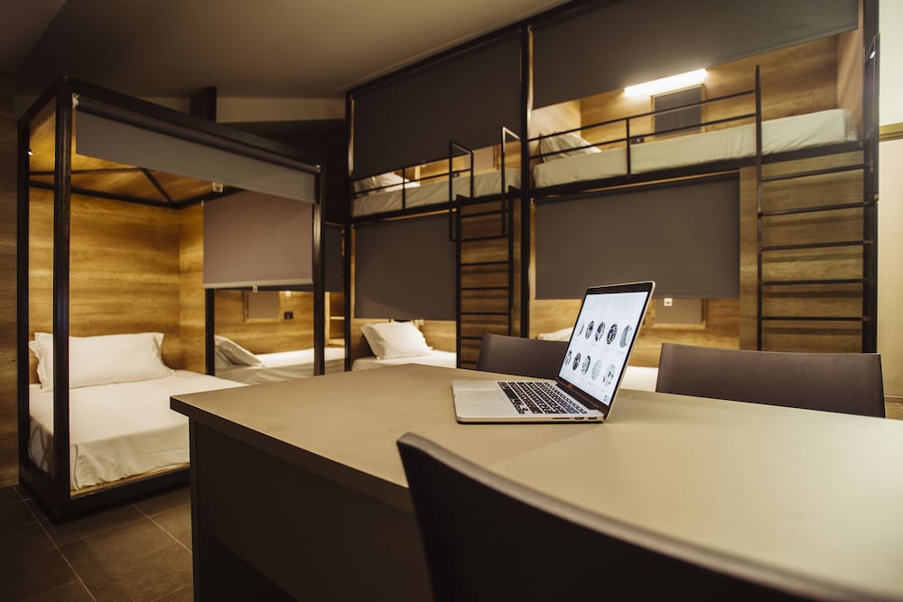 Shared Dormitory, Mixed Dorm, Shared Bathroom (6 Pax)