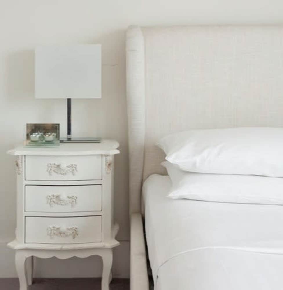 The English Rose Luxury 3 bed With Private Terrace - by Out of Office Lifestyle, Photo 36