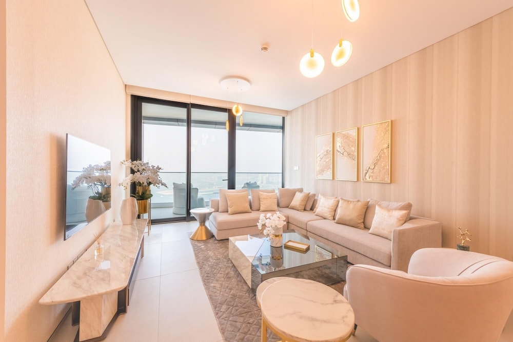 Apartment, Smoking