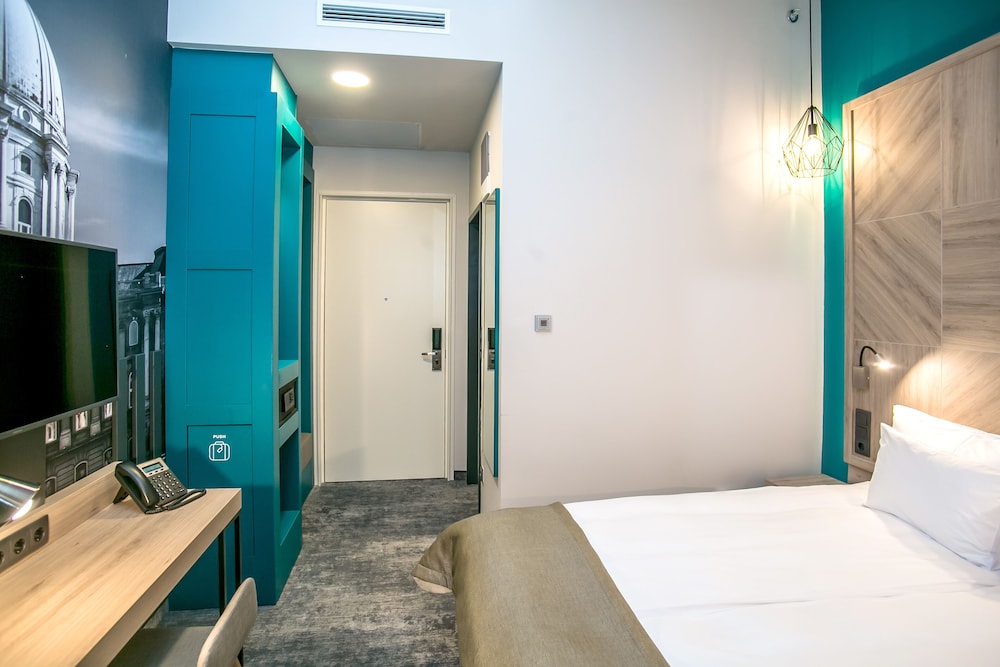 Standard Room, 1 King Bed