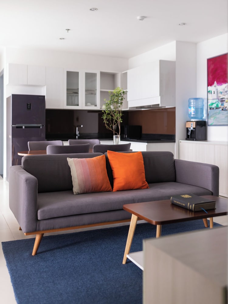 Two-Bedroom Apartment with City View photo 3