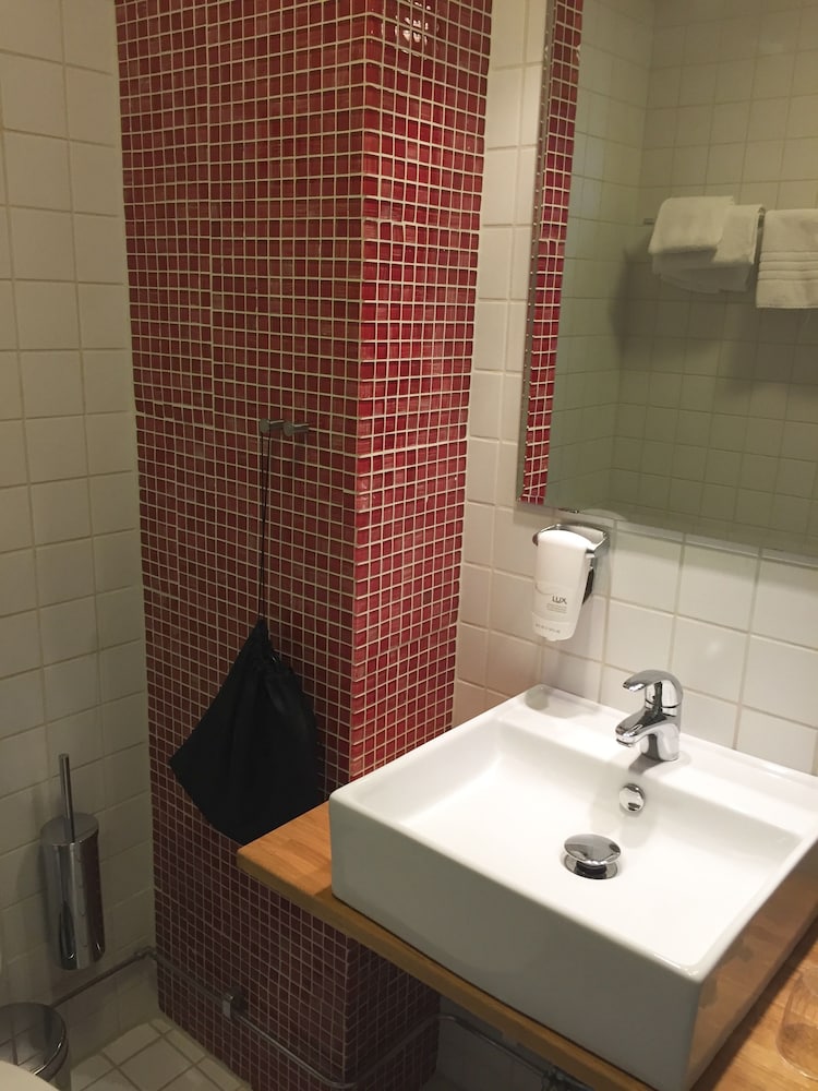 Single Room - Photo 3