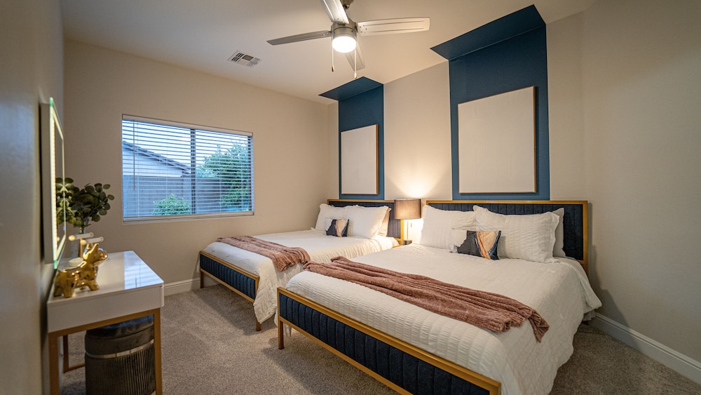 House, 4 Bedrooms photo 2
