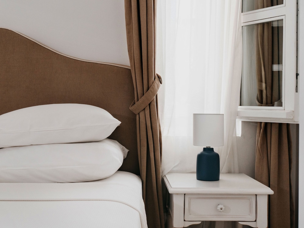 Standard Double Room - Photo 7