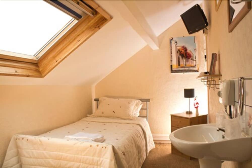 Twin Room, Shared Bathroom photo 2