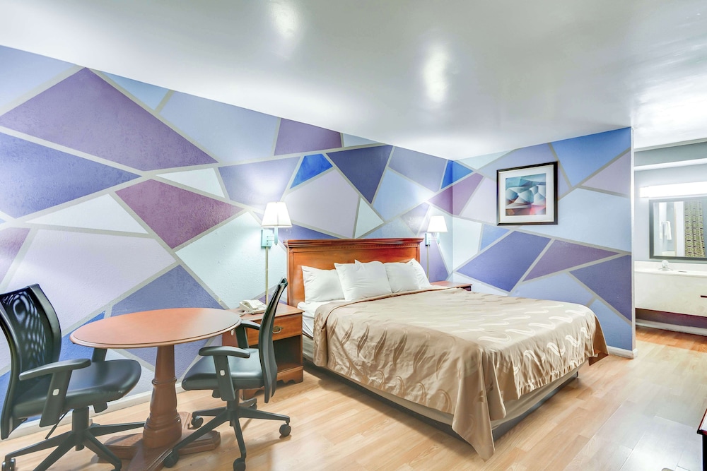 Room, 1 King Bed, Non Smoking