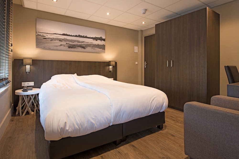 Comfort Double Room, Bathtub
