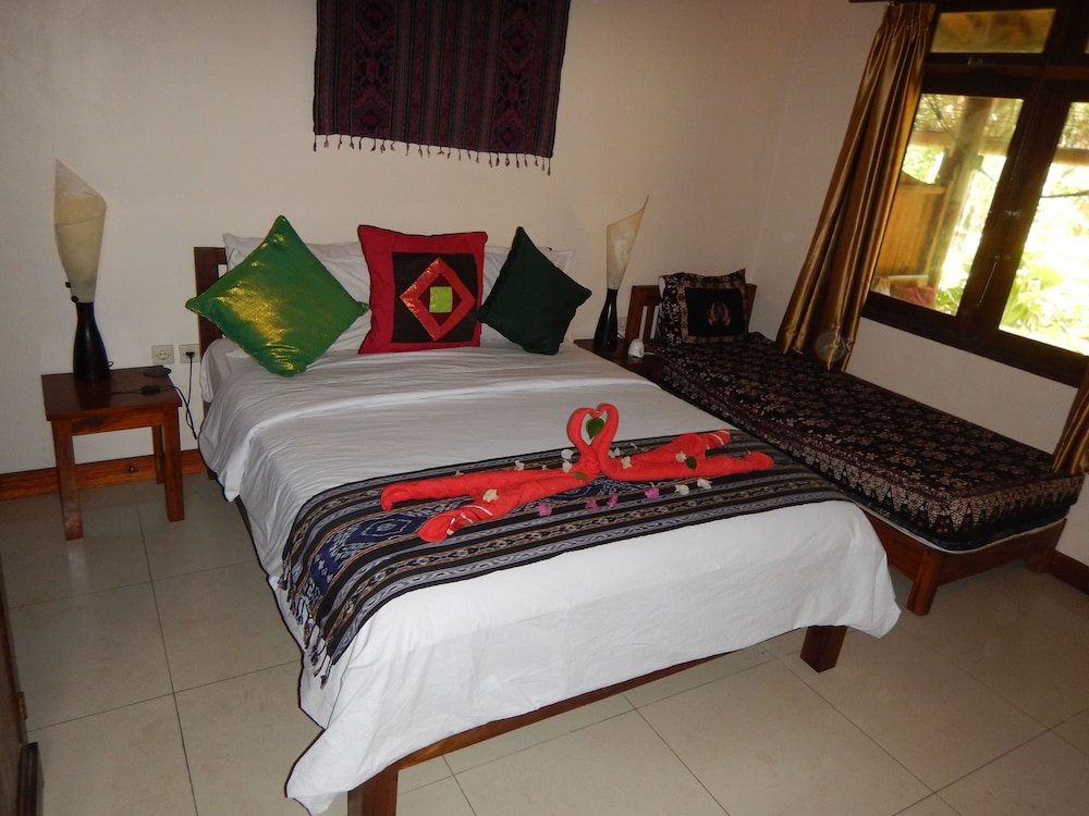 Superior Sayang #2, Triple Room (Hot Water) photo 2