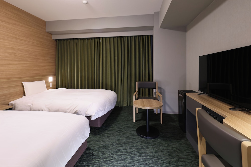 Basic Twin Room, Non Smoking - Photo 6