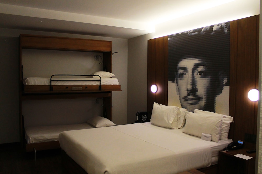 Family Quadruple Room photo 3